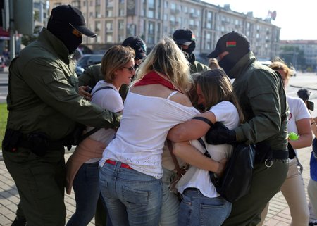 Zatýkání během protestů v Bělorusku (26.9.2020)