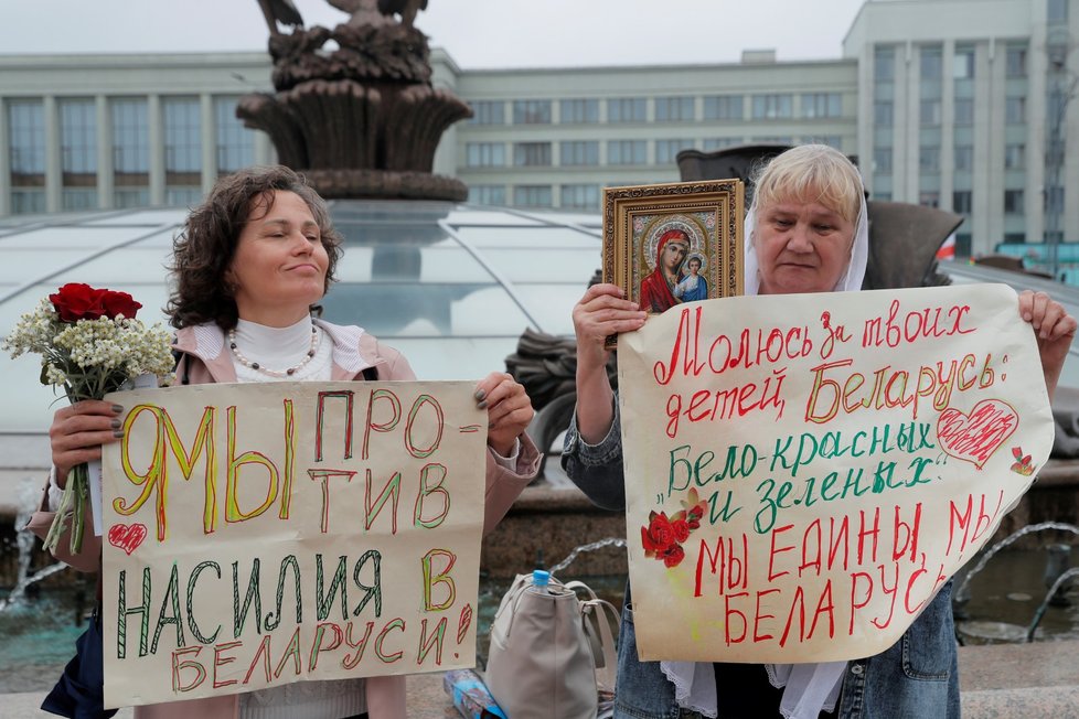 Do ulic Minsku znovu vyšly desítky tisíc lidí. (23.8.2020)