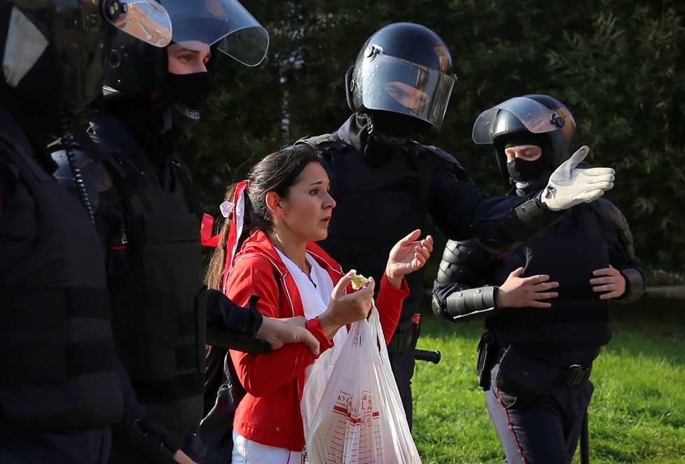 Zatýkání během protestů v Bělorusku (26.9.2020)