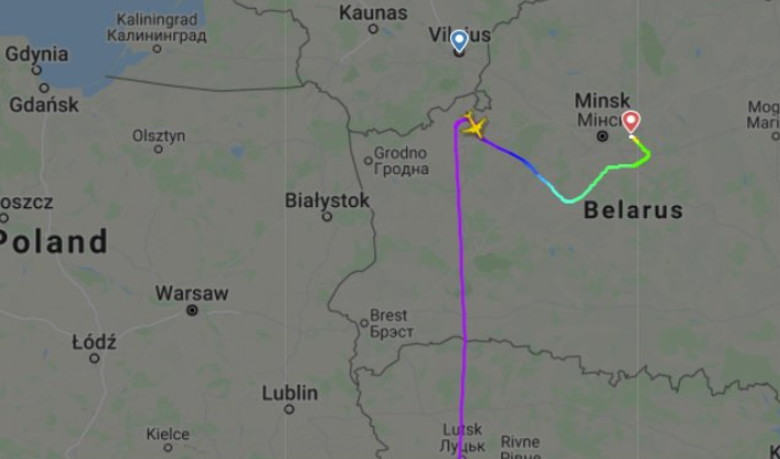 Nucený odklon spoje aerolinek Ryanair na trase Athény-Vilnius.