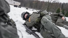 Běloruské jednotky cvičí zkušení wagnerovští instruktoři.