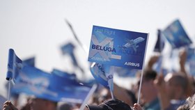 Z letiště v Toulouse poprvé vzlétl nový model obřího nákladního letounu Airbus Beluga XL. Oproti svému předchůdci je o 30 procent větší (19.7. 2018).