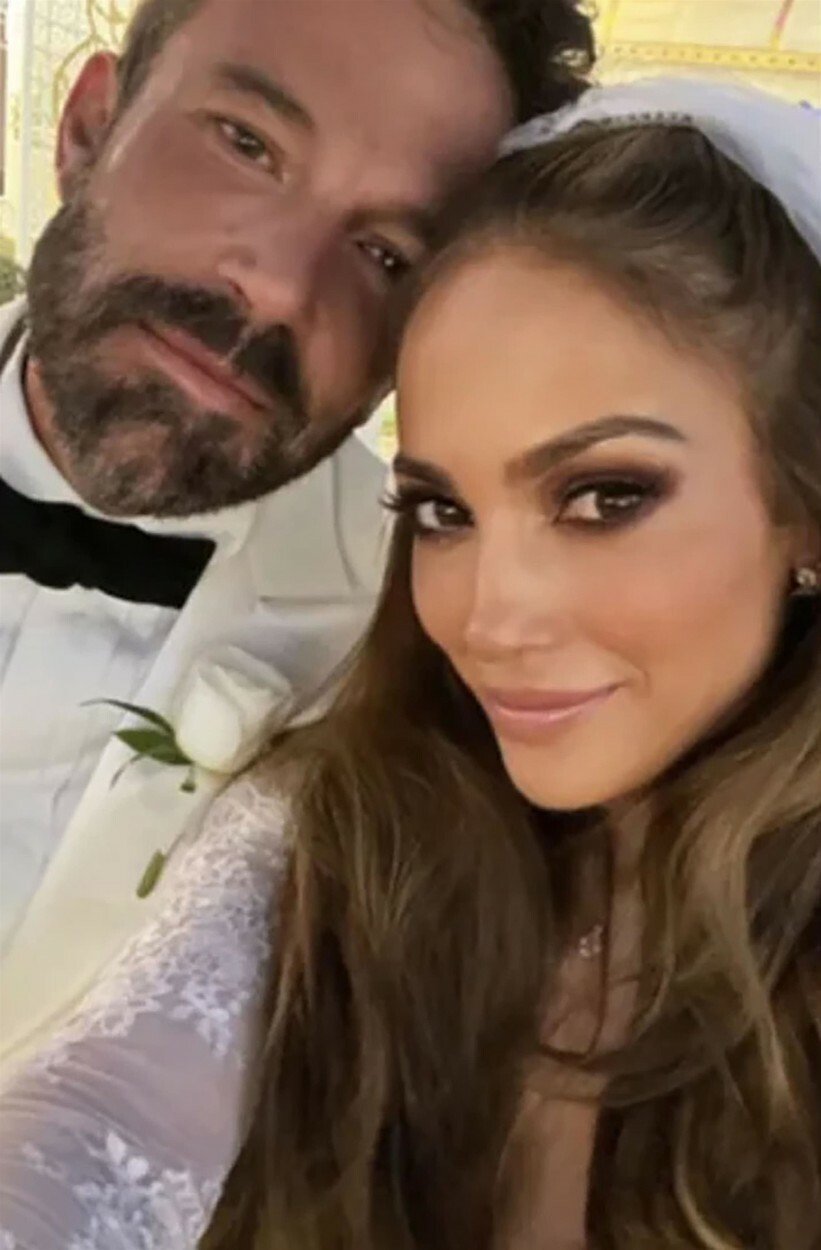 Ačkoli se vzali při tajném obřadu v Las Vegas v červenci 2022, o svatební mejdan Jennifer Lopez a Ben Affleck své blízké nepřipravili. Čtyři měsíce byl plánován, aby se mohl uskutečnit na Benově ranči v americké Georgii