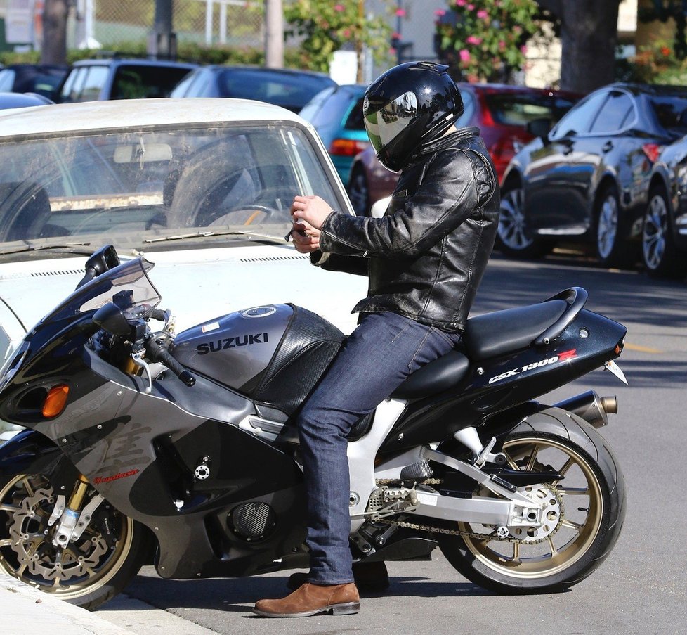Ben Affleck na motorce