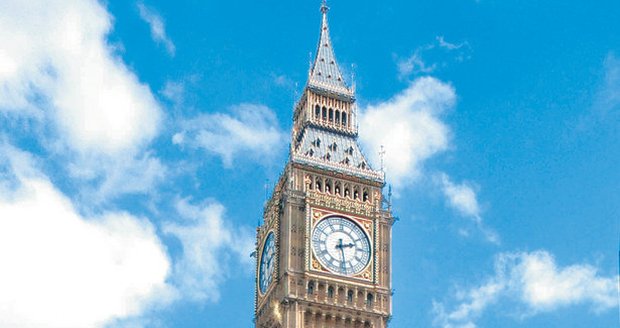 Londýnská věž parlamentu se zvonem Big Ben se náklání. Patrně za tom může linka metra