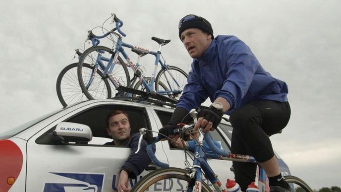 Ben Foster jako Lance Armstrong ve filmu The Program: Pád legendy