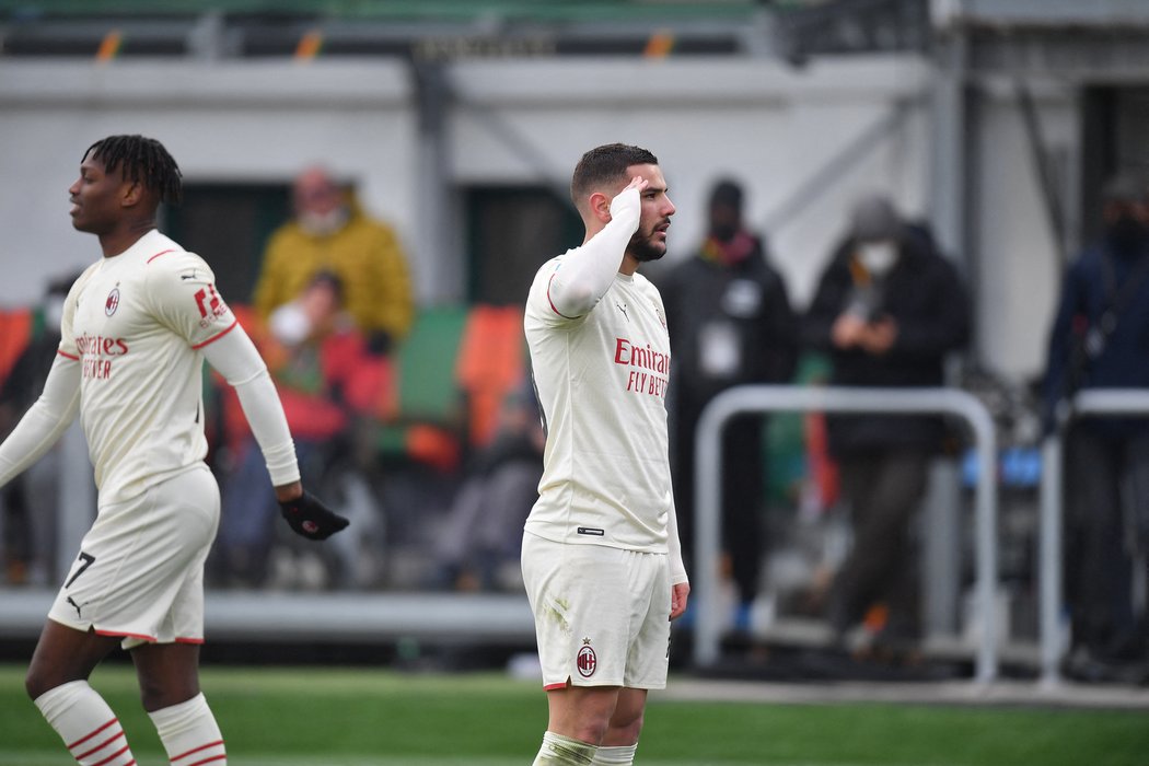 Utkání mezi Benátkami a AC Milán ovládli hosté poměrem 3:0.