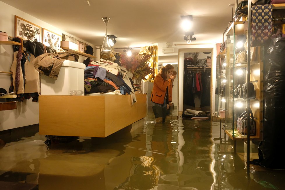 Vydatné deště zaplavily skoro polovinu historického centra Benátek., (13.11.2019).