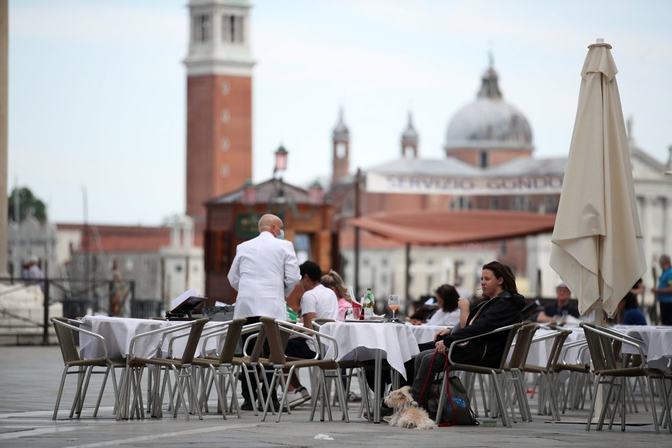 Koronavirus v Itálii: Benátky se staly &#34;bílou zónou&#34;. Lidé si zde tak užívají dovolenou (7.6.2021).
