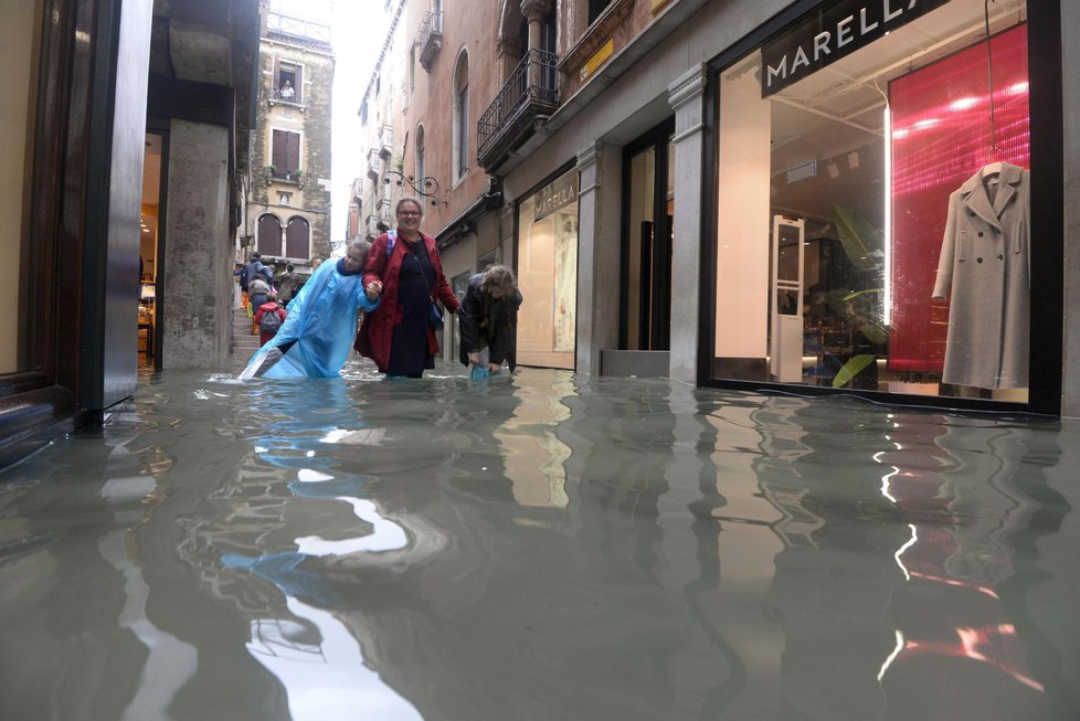 V Benátkách hladina vody přesáhla 150 centimetrů