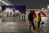 Benátky znovu postihly záplavy. Hustý déšť a silný vítr zvedly ve městě vodu i na jaře
