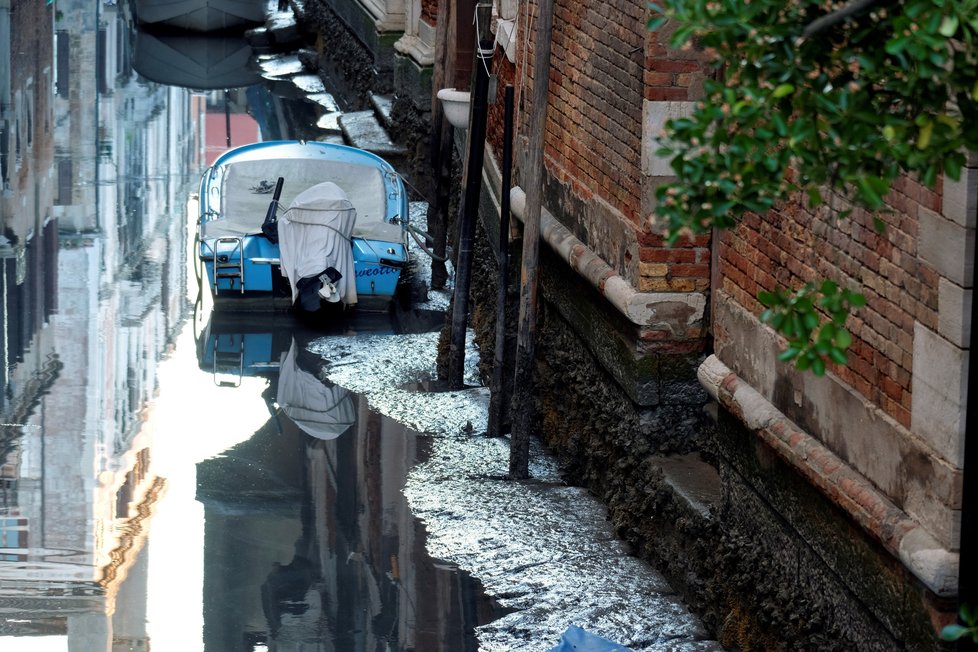 Vodní kanály v Benátkách jsou bez vody. (14.01.2020)