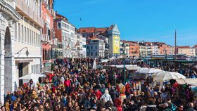 V Benátkách v rámci boje proti turismu zavedli turnikety.