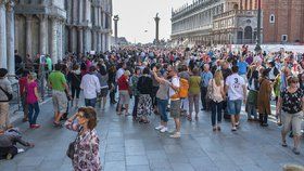 Benátky bojují s velkými davy turistů (ilustrační foto)