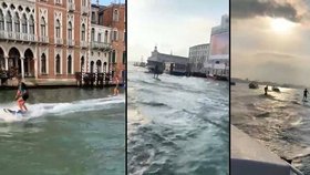 Bezohlední turisté pobouřili obyvatele Benátek: Na elektrických surfech se proháněli kanálem!