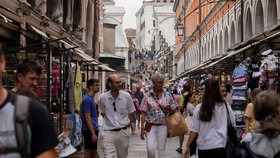 Nový bič na turisty v Benátkách: Konec velkých výprav i zastavování se v úzkých uličkách