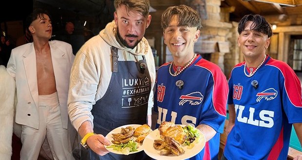 Honza Bendig vařil s Lukášem Malínkem, oba rádi jedí, zatímco Lukáš shodil přes 100 kilo, Honza nemá s přibíráním problémy.
