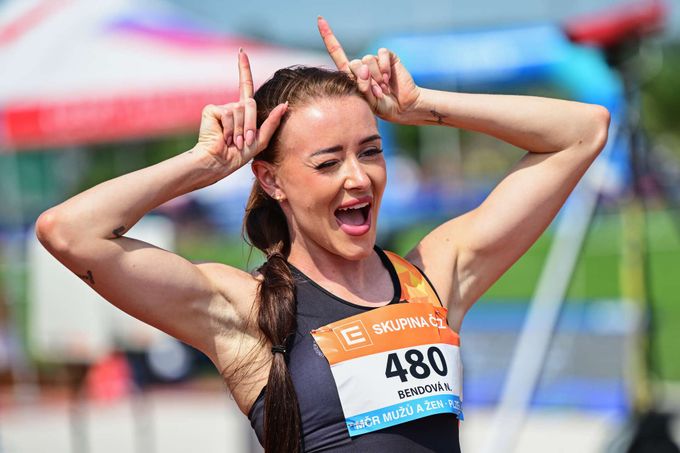 Spor o štafetu: Zaplatíme si to samy, chtěly atletky. Svaz je nepustil, Bendová protestuje Spor o štafetu: Zaplatíme si to samy, chtěly atletky. Svaz je nepustil, Bendová protestuje