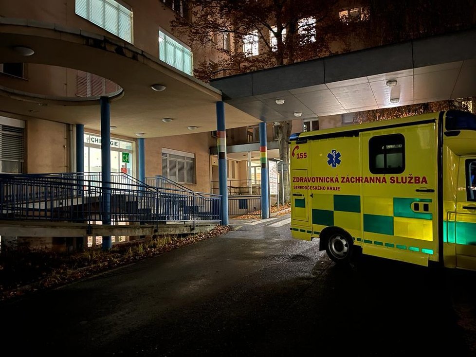 Pacient v benešovské nemocnici ohrožoval zdravotníky a zabarikádoval se na sále.