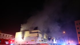 Policie vyšetřuje požár v Benešově jako obecné ohrožení: Stojí za ním dítě se zapalovačem?