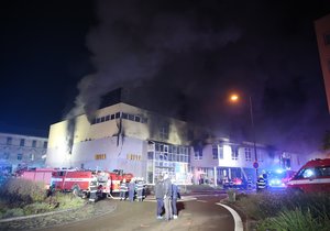 Požár obchodního domu v Benešově
