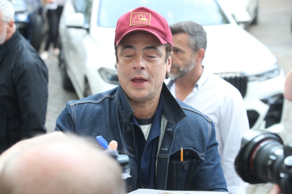 Benicio Del Toro přijel do Karlových Varů.