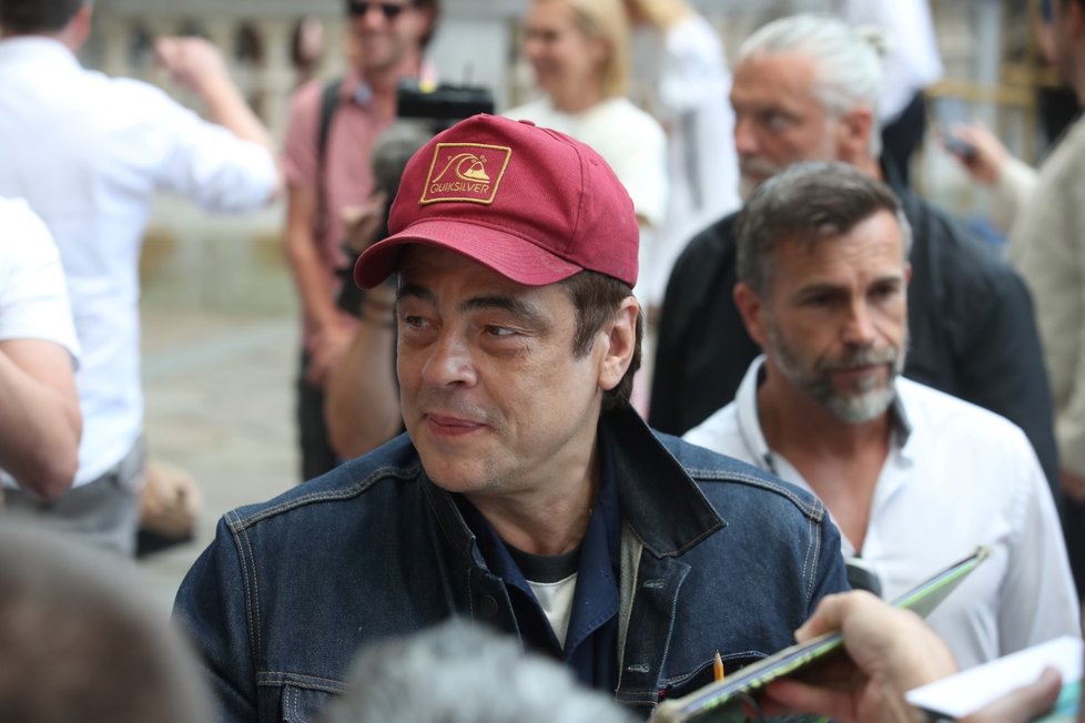 Benicio Del Toro přijel do Varů