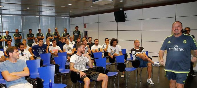 Trenér Realu Madrid Rafael Benítez se poprvé setkal se svými svěřenci