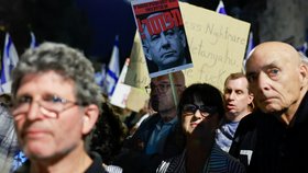 Protesty před Netanjahuovým domem v Jeruzalému (4. 11. 2023)