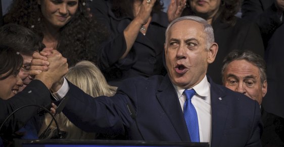 Online: Remíza velkých stran znamená vítězství pro Netanjahua. Zřejmě bude popáté premiérem Izraele