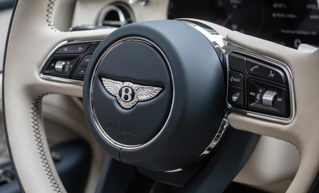 Bentley Bentayga EWB V8