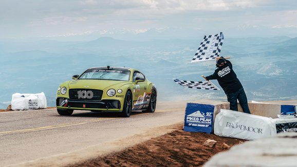 Bentley urvalo další rekord na Pikes Peak, tentokrát s Continental GT
