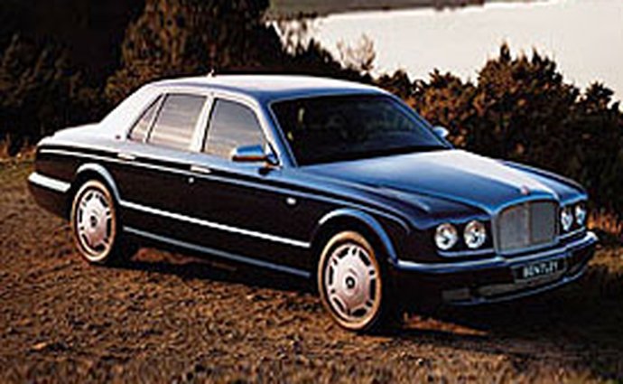 Bentley zvažuje zavedení dieselů a hybridů do výroby