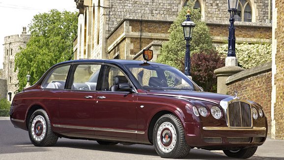 Bentley State Limousine: Znáte unikátní speciál britské královské rodiny?