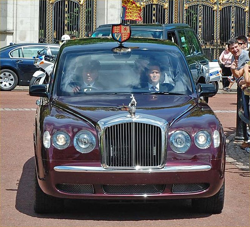 Bentley State Limousine