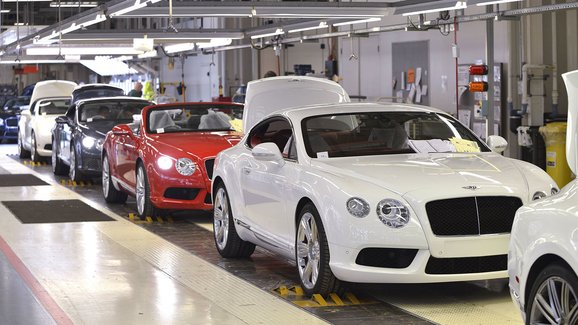 Výrobce luxusních vozů Bentley propustí čtvrtinu zaměstnanců