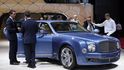  Tradiční britská značka Bentley vytvořila nejrychlejší luxusní sedan na světě. Mulsane Speed dokáže jet 305 km/h a z nuly na 100 km/h zrychlí za méně než pět sekund. Nový sedan firma představila během pařížského autosalonu. K dostání bude během letošní zimy. 