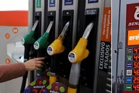 Přehledně: Co všechno zdraží brutální ceny benzinu? Dopad pocítí každý z nás