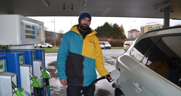 Benzin a nafta v Praze zdražily: Víme, kde natankujete pod 30 Kč