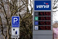 Nafta v Česku už atakuje 42 korun: Analytici čekají další růst, vláda zatím jen sleduje marže