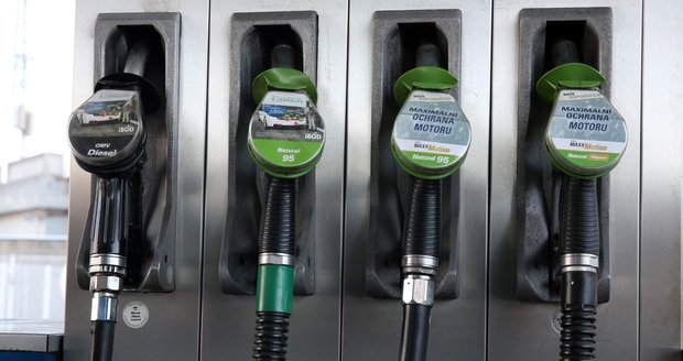 Zlevňování paliv končí: Nafta vyskočila za týden o 2 koruny, znovu zdražuje i benzin