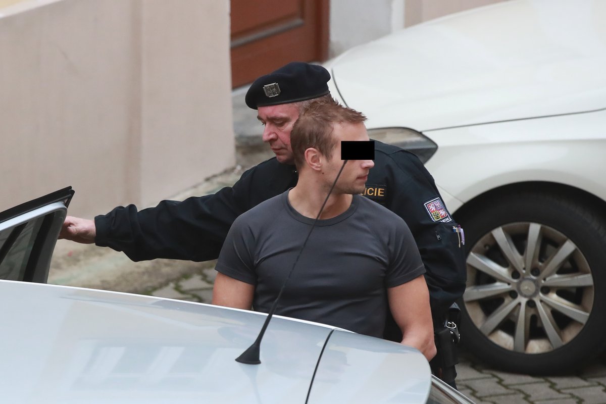 Davidovi Š. (32), který podle policie střílel, hrozí výjimečný trest.