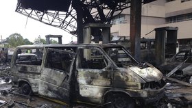 Exploze na benzinové stanici v Ghaně zabila stovku lidí.