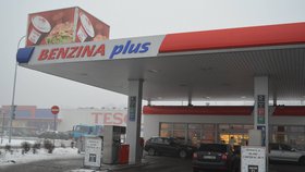 Na této čerpací stanici Benzina v Karviné-Ráji byl už podruhé zastřelen muž, který nožem přepadl pumpaře.