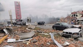 V Bosně vybouchl plyn na benzínce, při explozi zemřel člověk. Desítky lidí jsou zraněny (23. 12. 2019).