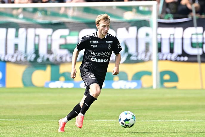 Michal Beran v jabloneckém dresu na hřišti Bohemians Michal Beran v jabloneckém dresu na hřišti Bohemians