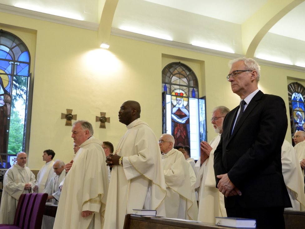 Z baziliky sv. Petra ve Vatikánu byly 19. dubna 2018 vyzdviženy ostatky kardinála Josefa Berana.  Plní se tak poslední přání duchovního a politického vězně, jemuž československý komunistický režim znemožnil návrat do vlasti za jeho života i po smrti. V místě posledního odpočinku papežů bylo tělo uloženo od Beranovy smrti v exilu v roce 1969. S ostatky kardinála Berana se při ceremoniálu rozloučili v papežské koleji Nepomucenum tamní seminaristé a krajané, aktu se zúčastnila česká delegace s ministrem kultury Iljou Šmídem.