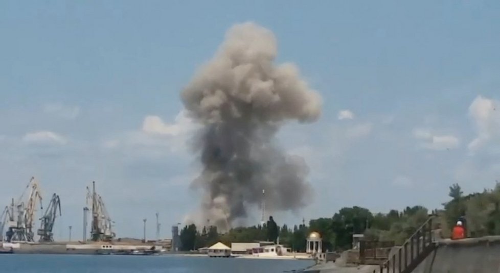 Exploze v ukrajinském Berďansku okupovaném Rusy (2. 6. 2023)