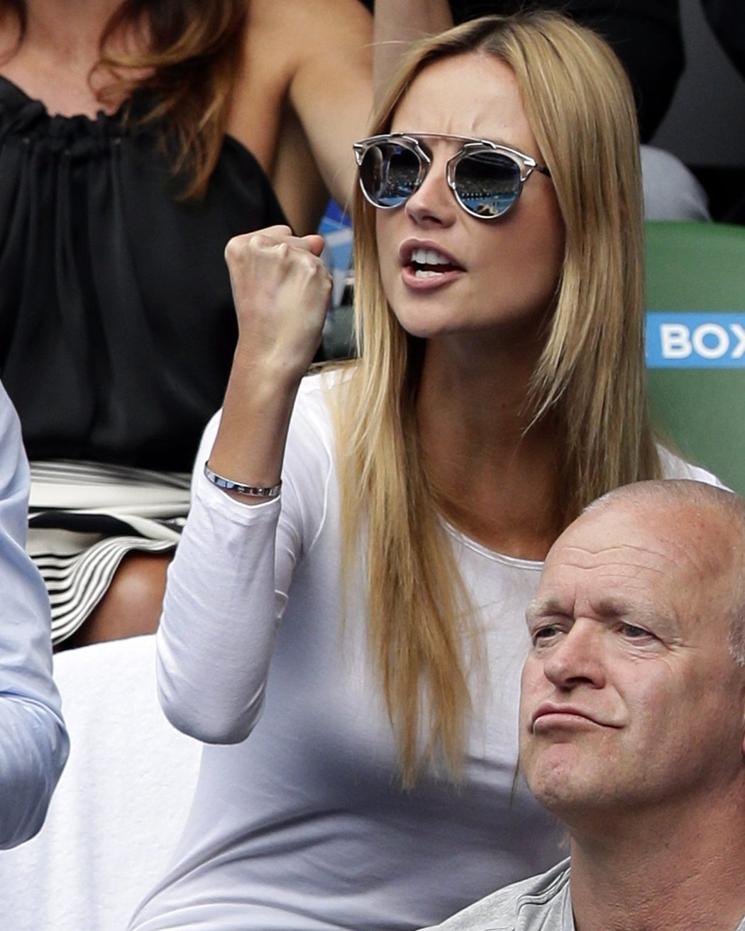 Ester Sátorová na tribuně během Australian Open.