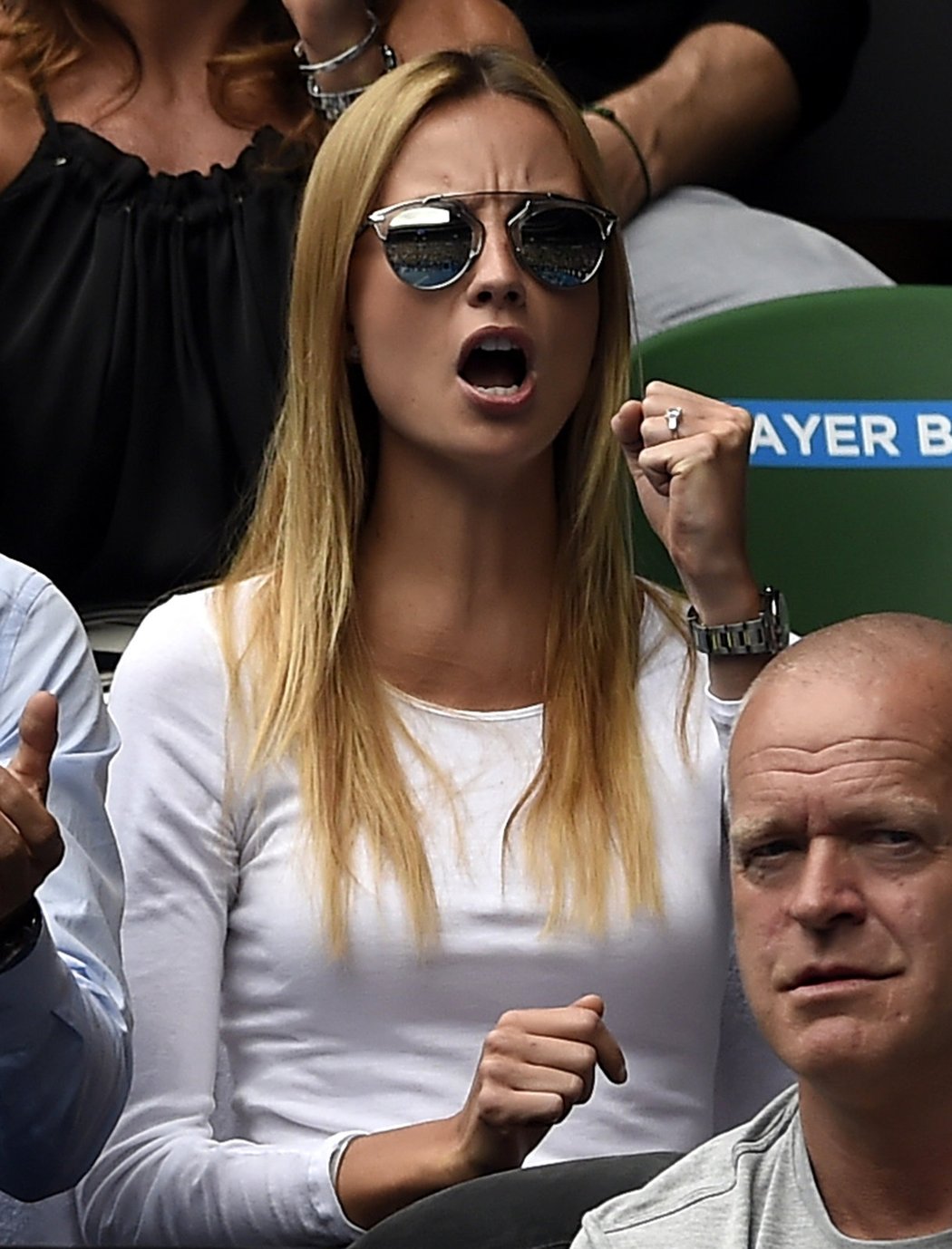 Ester Sátorová na tribuně během Australian Open.